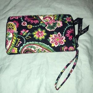 Vera Bradley Wallet! Great condition!